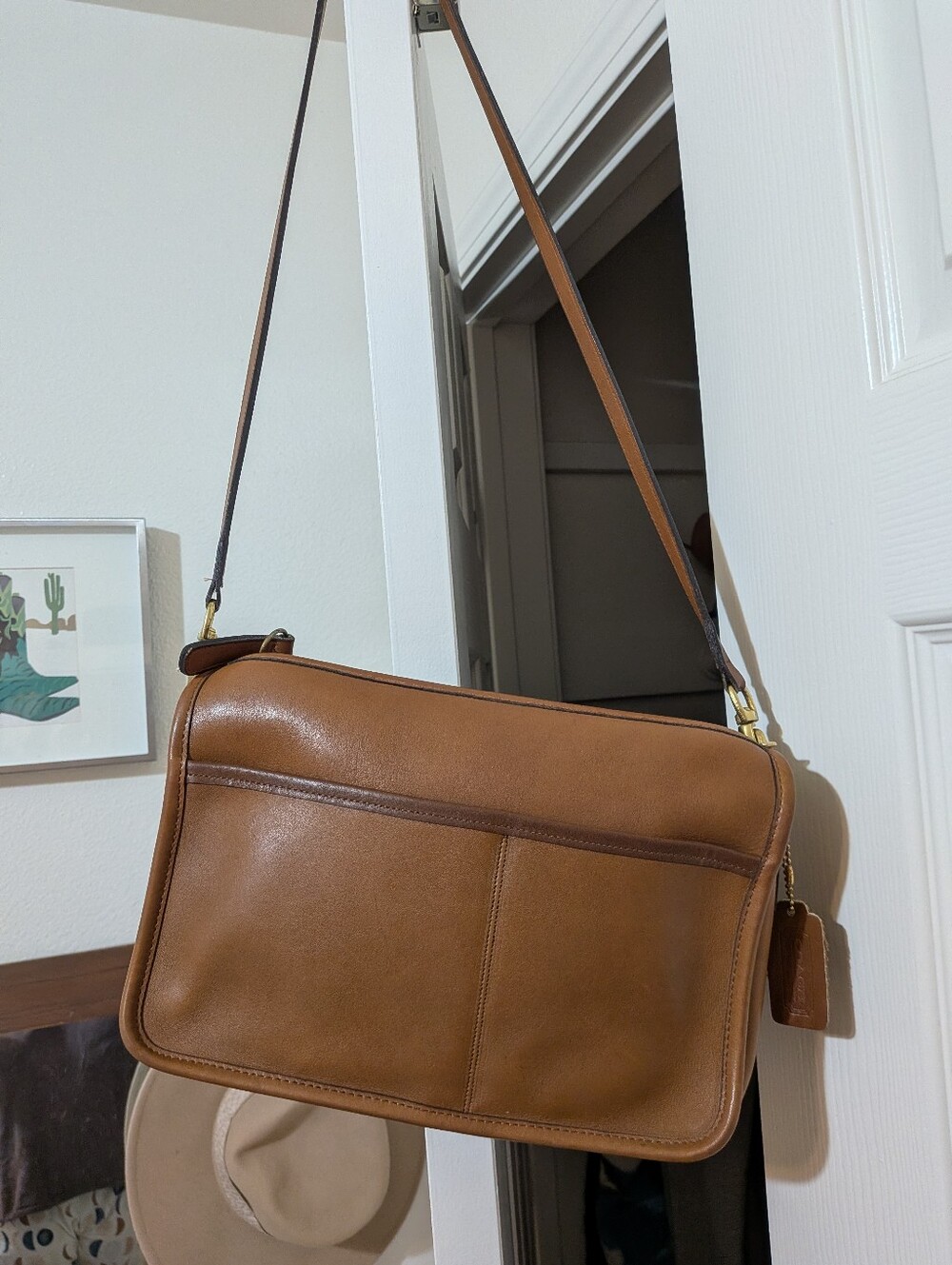 Vintage Coach British Tan Leather Messenger Shoulder Bag USA Made Style 0021